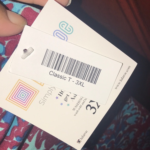 Nwt Lularoe Classic T in plus size - Picture 6 of 7